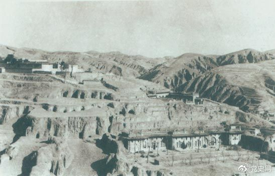 1947年12月25日至28日，中共中央在陜北米脂楊家溝召開(kāi)擴(kuò)大會(huì)議（十二月會(huì)議）。圖為會(huì)議會(huì)址。